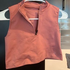 Women’s active crop top